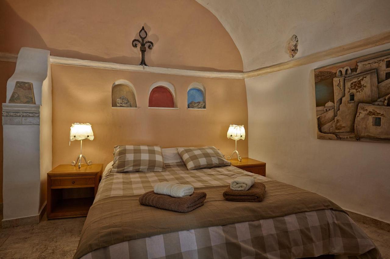Santorini Cave Houses Vothon Exterior photo