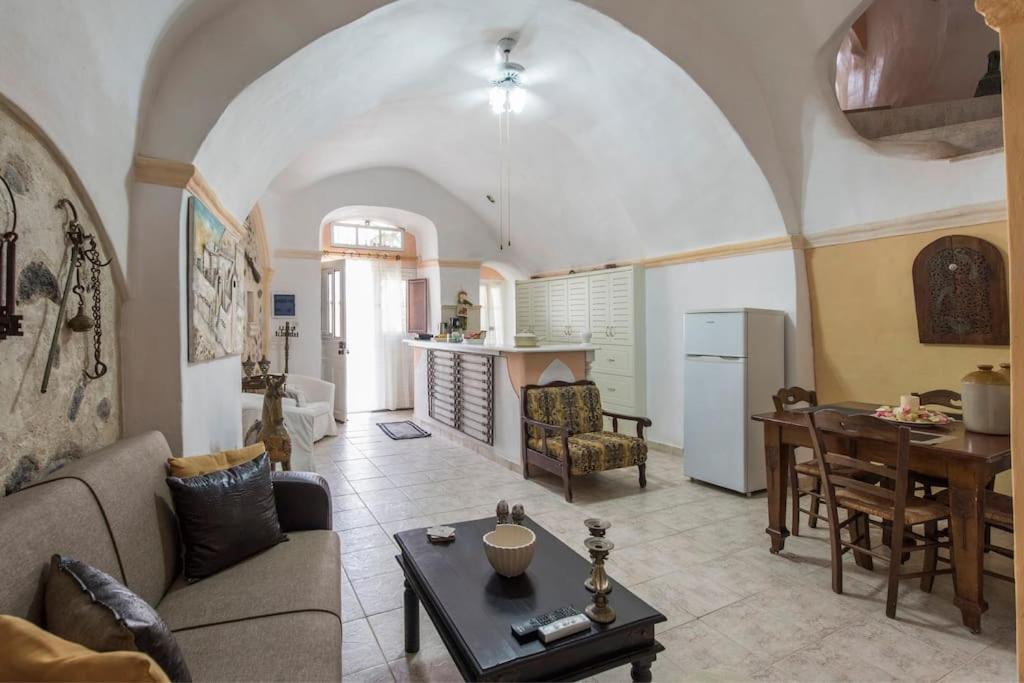 Santorini Cave Houses Vothon Exterior photo